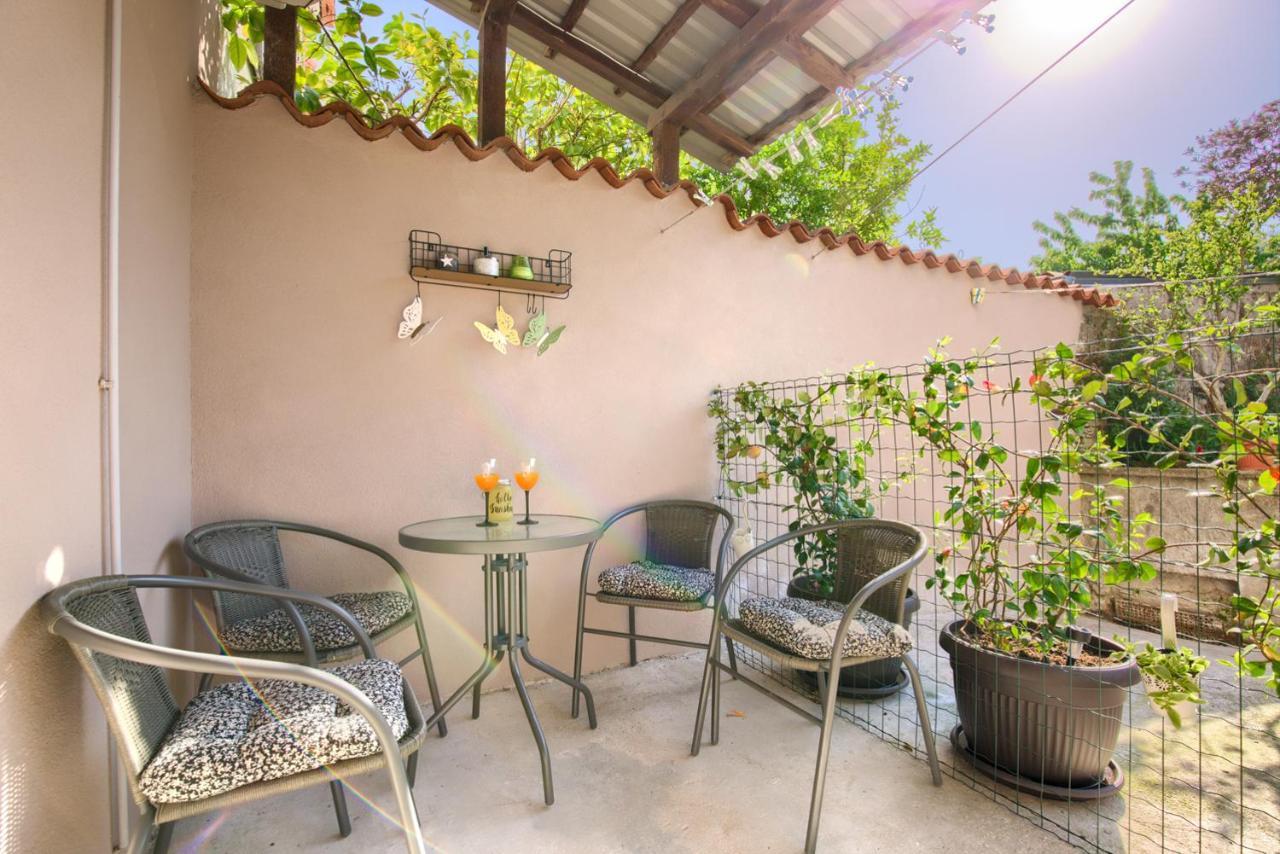 Amphitheater 3+2 Modern Apartment With Terrace, Wifi, Netflix Пула Екстер'єр фото