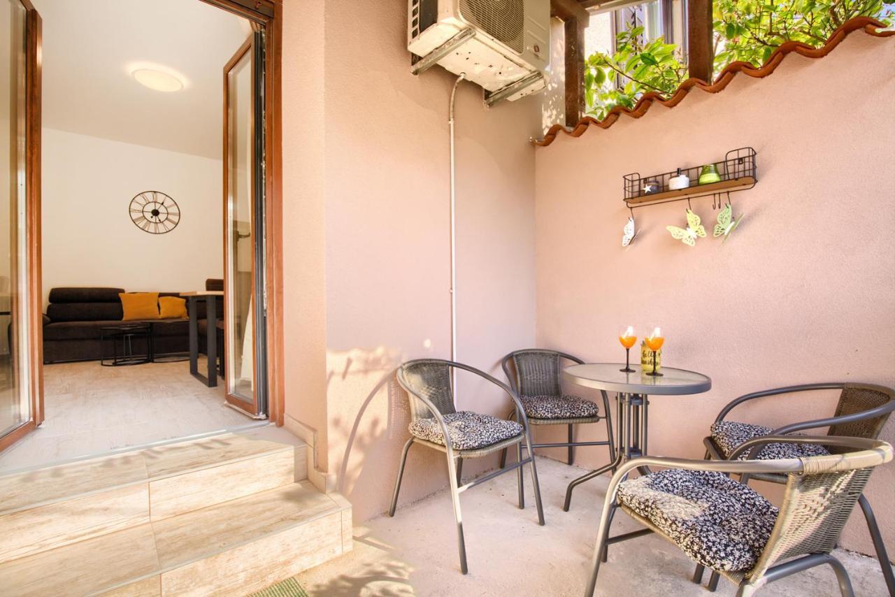 Amphitheater 3+2 Modern Apartment With Terrace, Wifi, Netflix Пула Екстер'єр фото